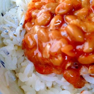 朝からパワー全開！ キムチ納豆シラス丼